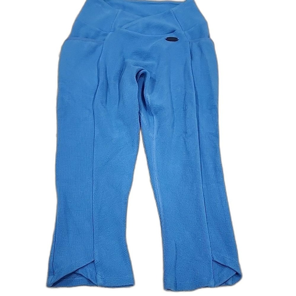 Gymshark Poise Textured Crossover Cropped Leggings Blue XS